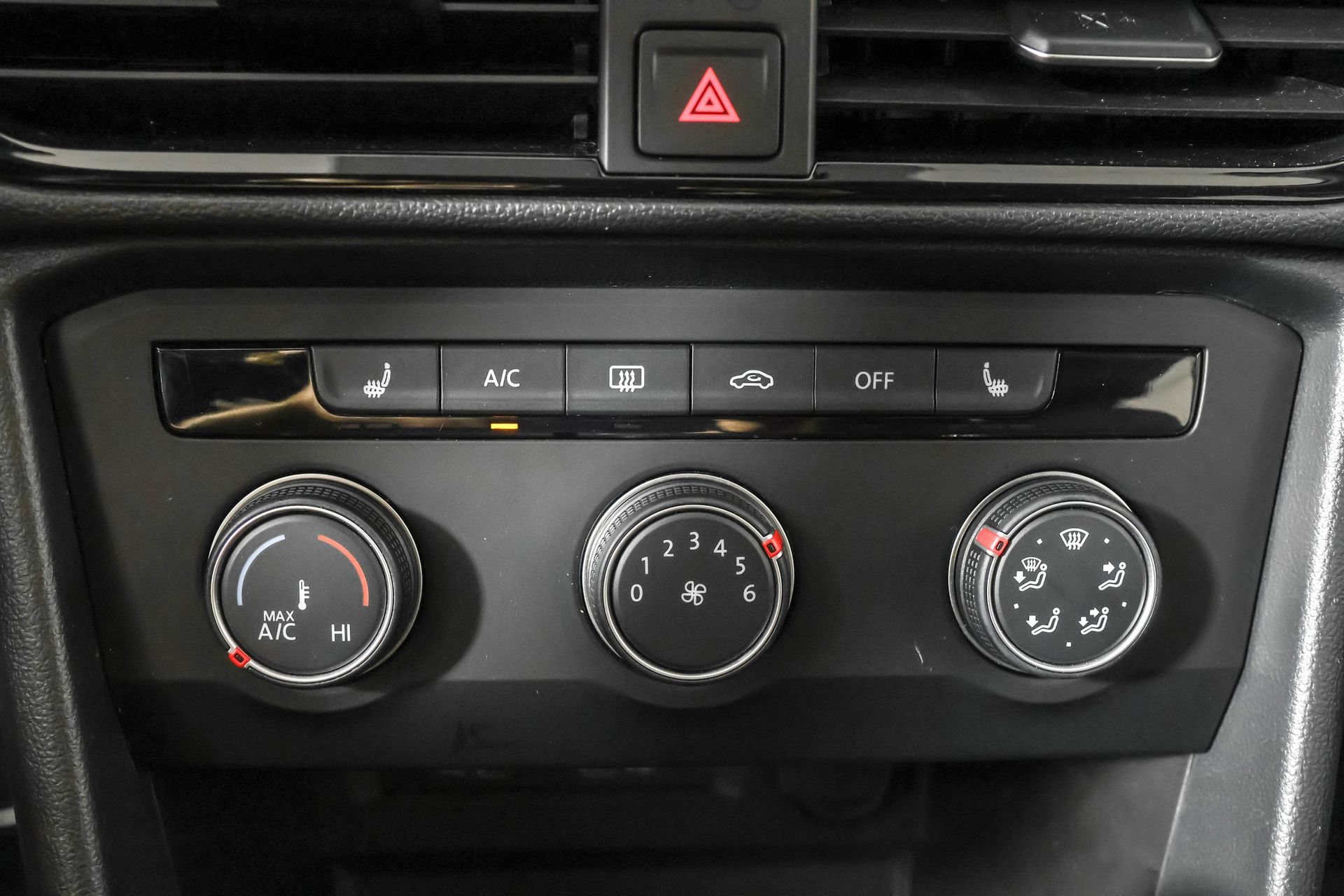 Used 2022 Volkswagen Taos SE AWD/4WD image 29