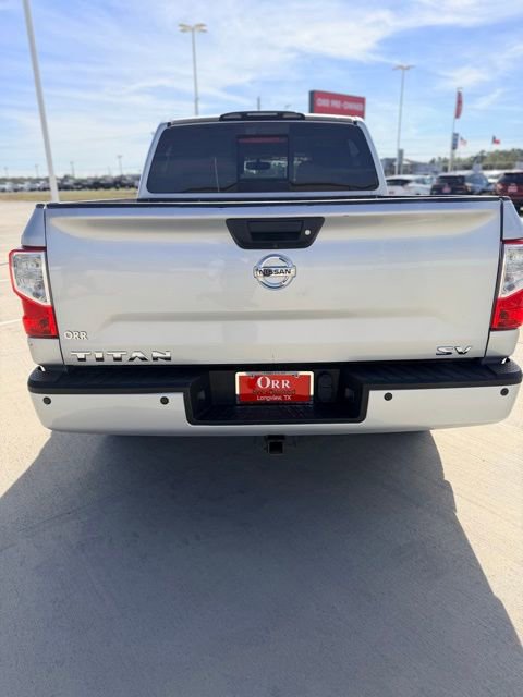 Used 2018 Nissan Titan SV w/ SV Convenience Package image 4