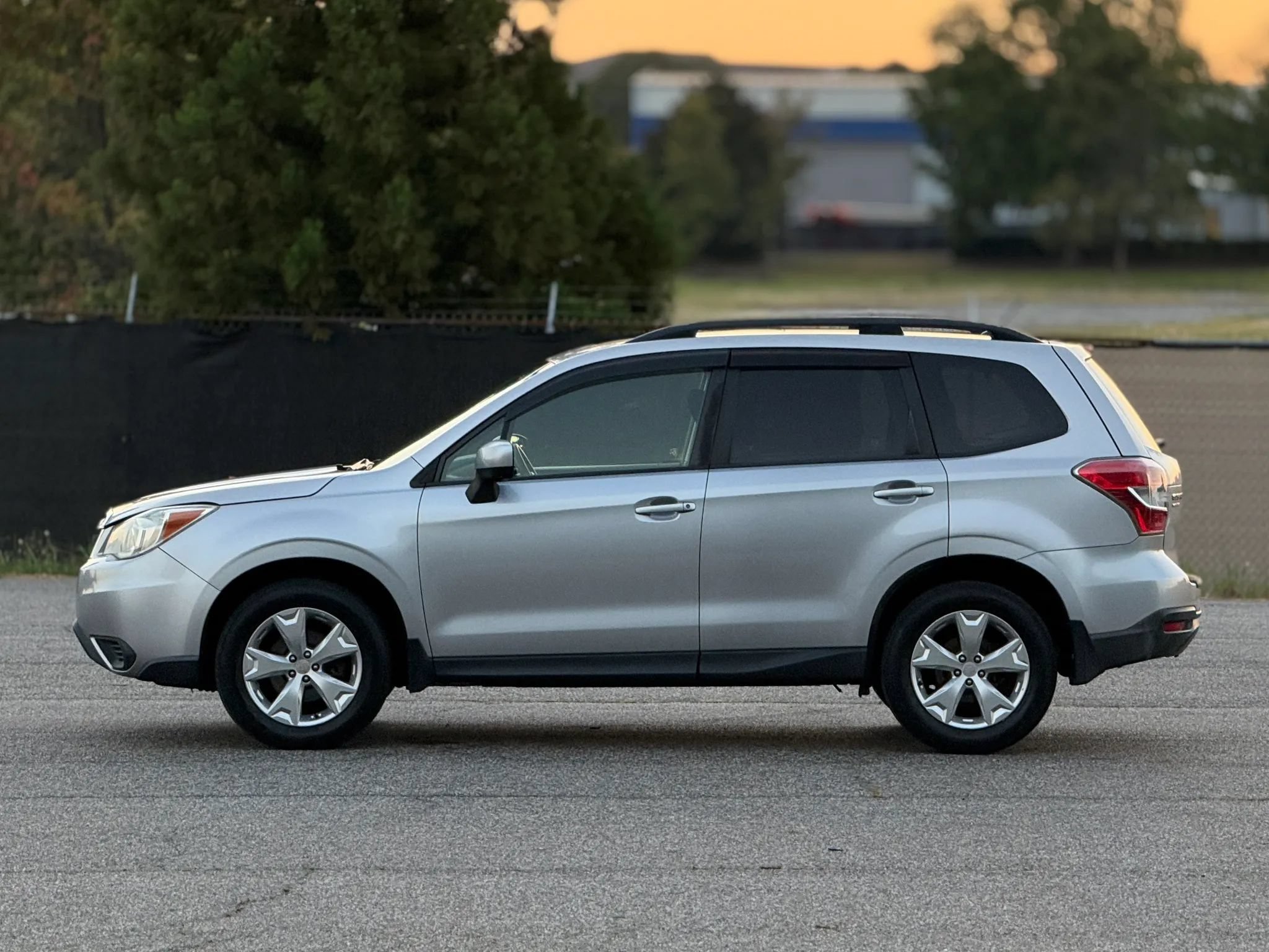 Used 2014 Subaru Forester 2.5i Premium w/ Popular Package #2 AWD/4WD image 8