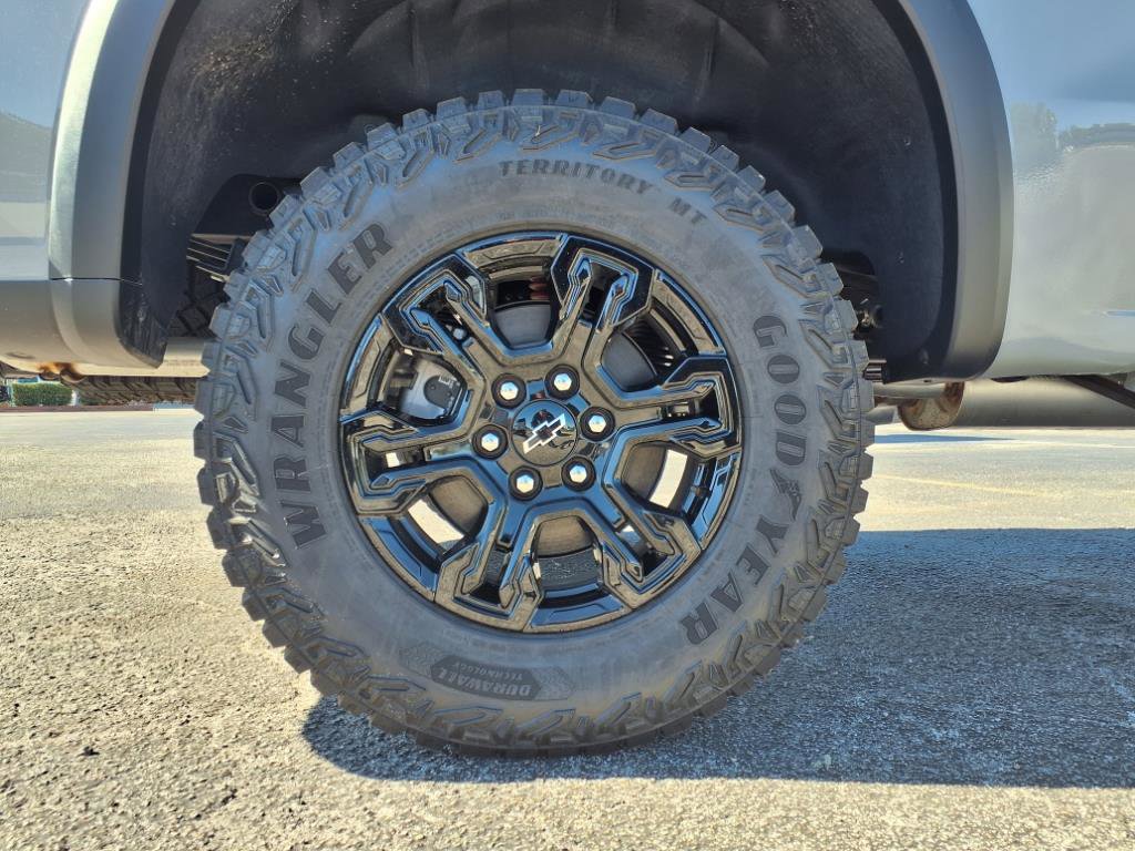 New 2025 Chevrolet Silverado 1500 ZR2 w/ Technology Package image 38