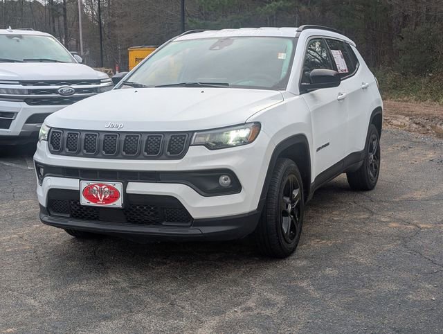 Used 2024 Jeep Compass Latitude image 8