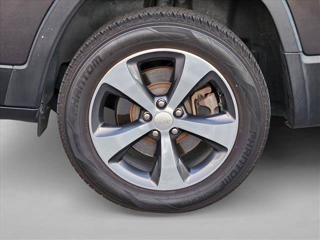 Used 2020 Jeep Cherokee Limited AWD/4WD image 19