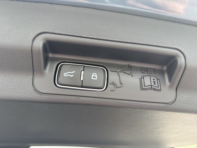 New 2025 Ford Explorer Active image 8