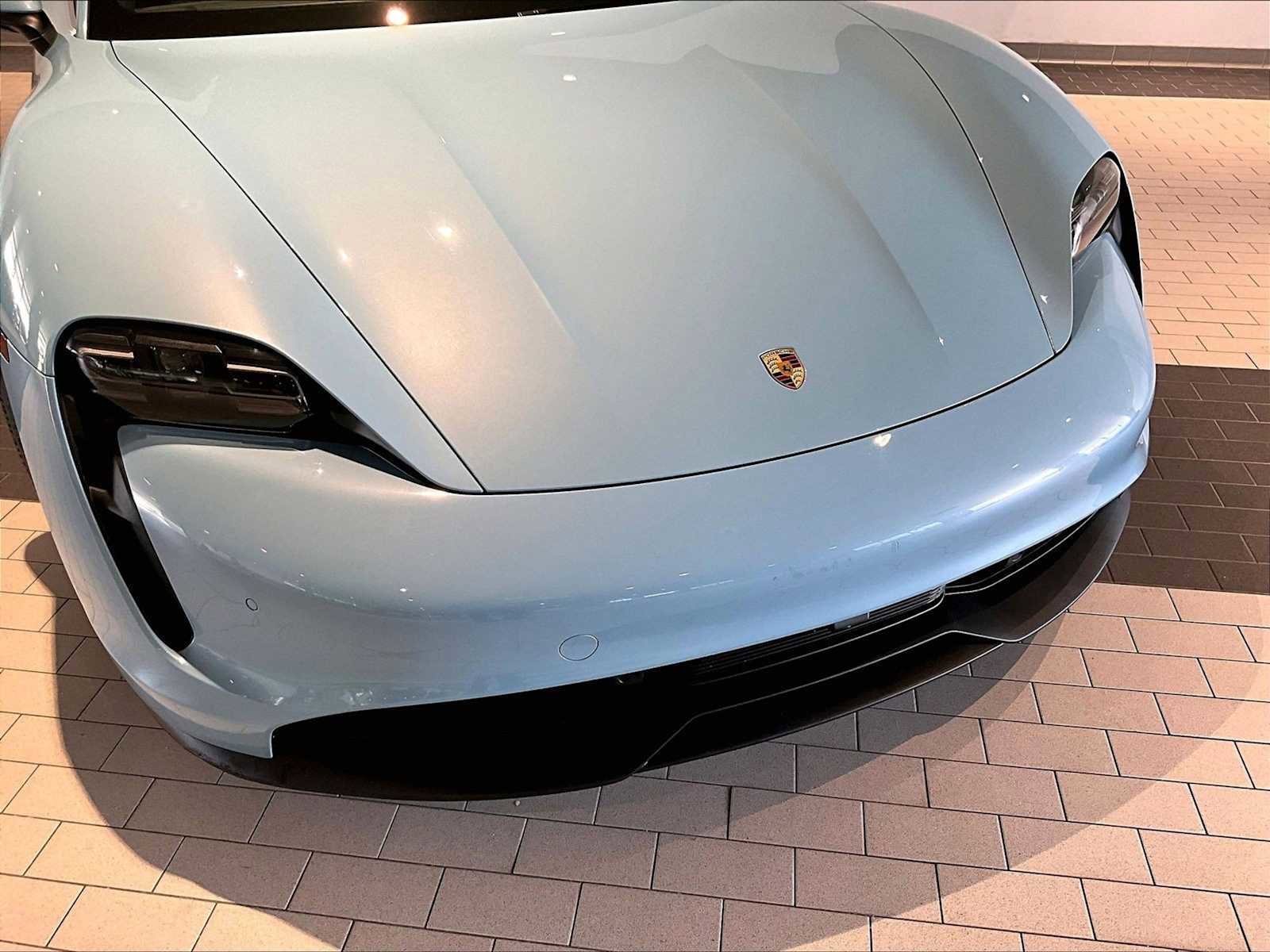 Used 2022 Porsche Taycan 4S image 32