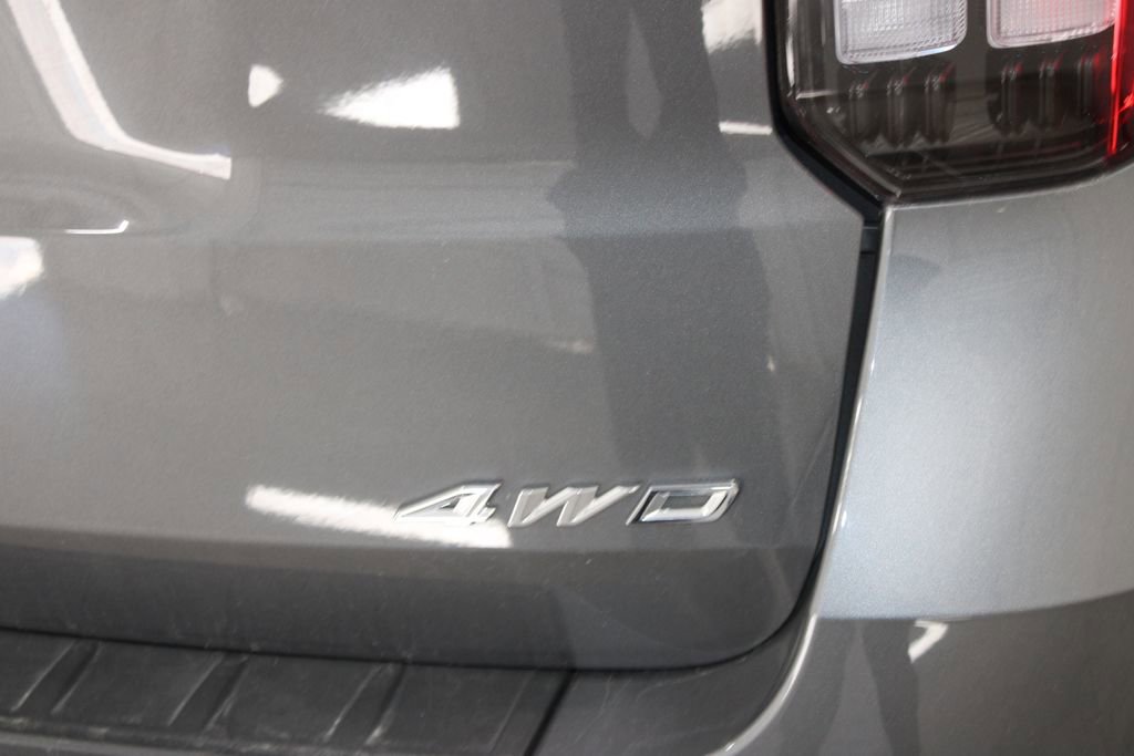 Used 2025 Ford Explorer Active w/ Active Comfort Package AWD/4WD image 12