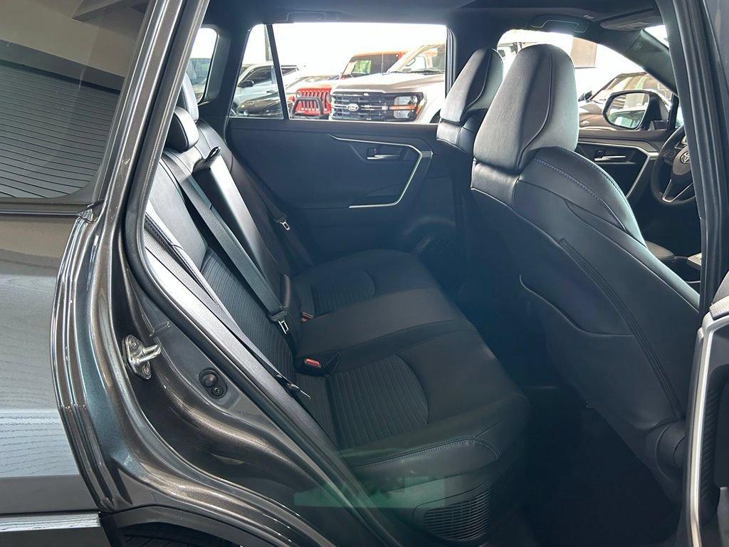 Used 2025 Toyota RAV4 XSE AWD/4WD image 39
