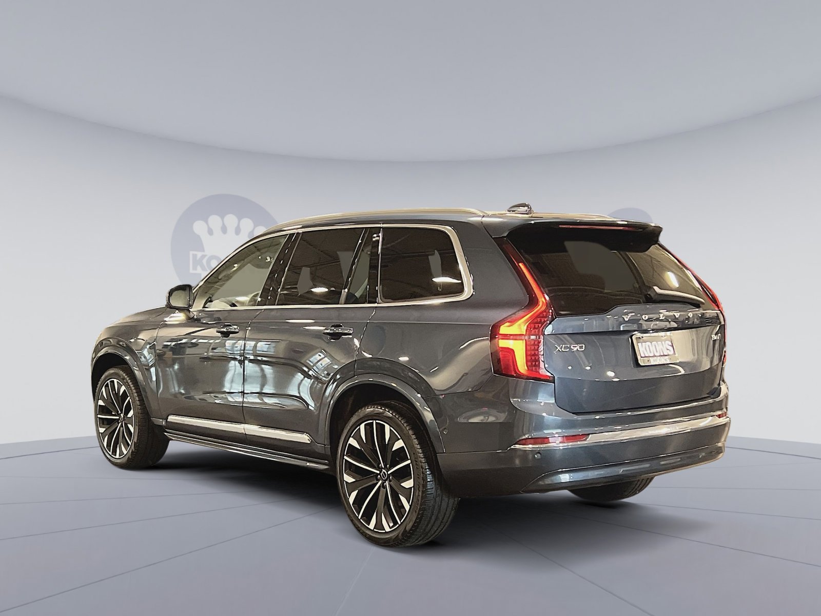 Used 2025 Volvo XC90 B6 Plus image 4