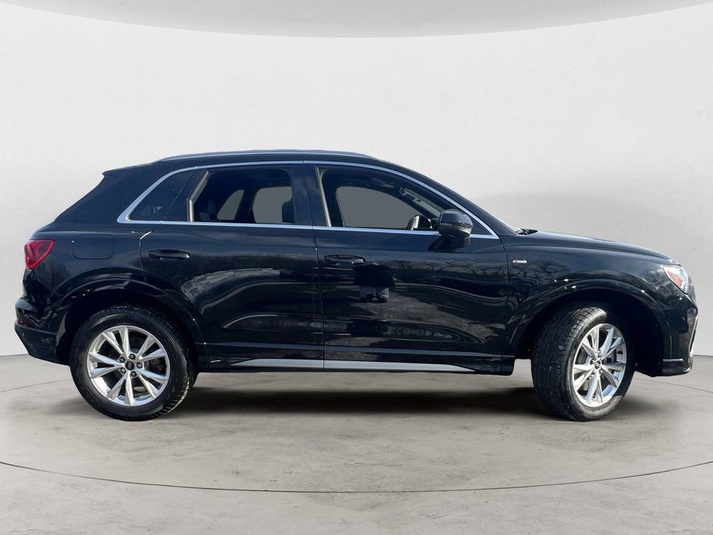 Used 2025 Audi Q3 2.0T Premium image 2