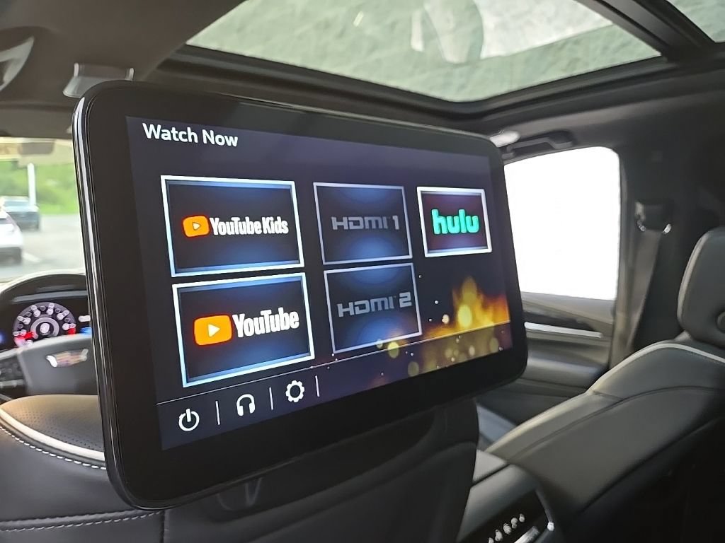 Certified 2024 Cadillac Escalade V w/ LPO, ONYX Package AWD/4WD image 17