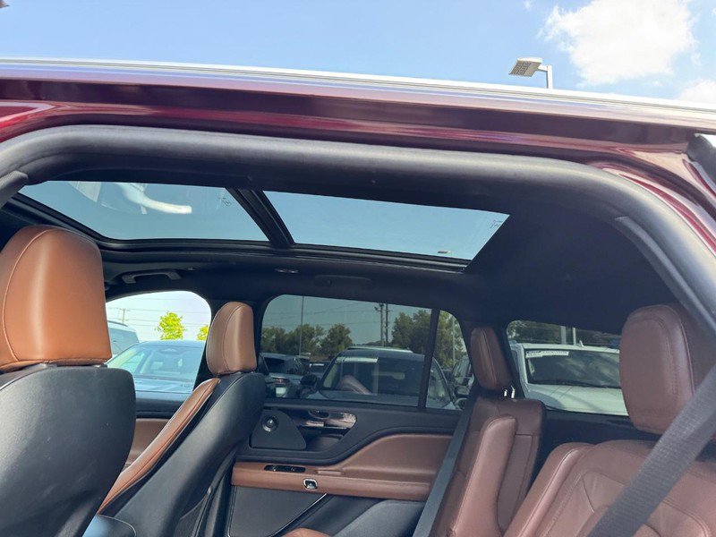 Certified 2022 Lincoln Aviator Reserve w/ Equipment Group 201A image 11