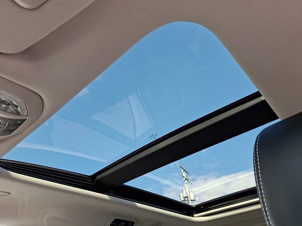 Used 2024 Chrysler Pacifica Limited image 20