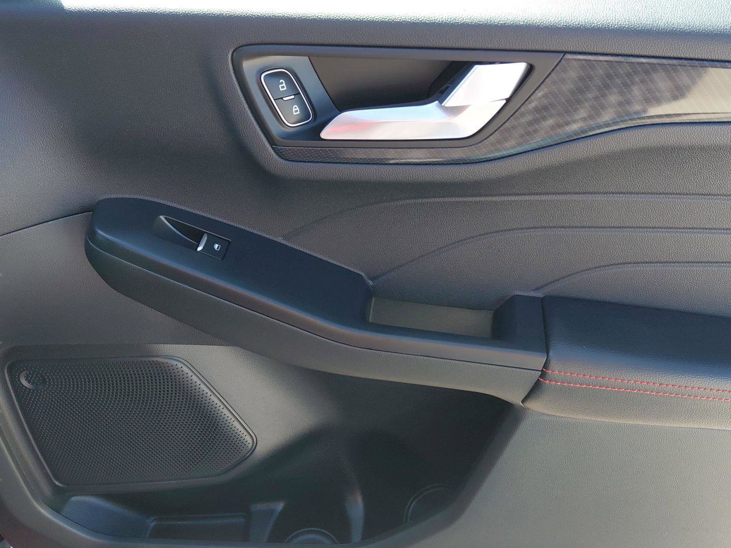 Used 2025 Ford Escape ST-Line image 14