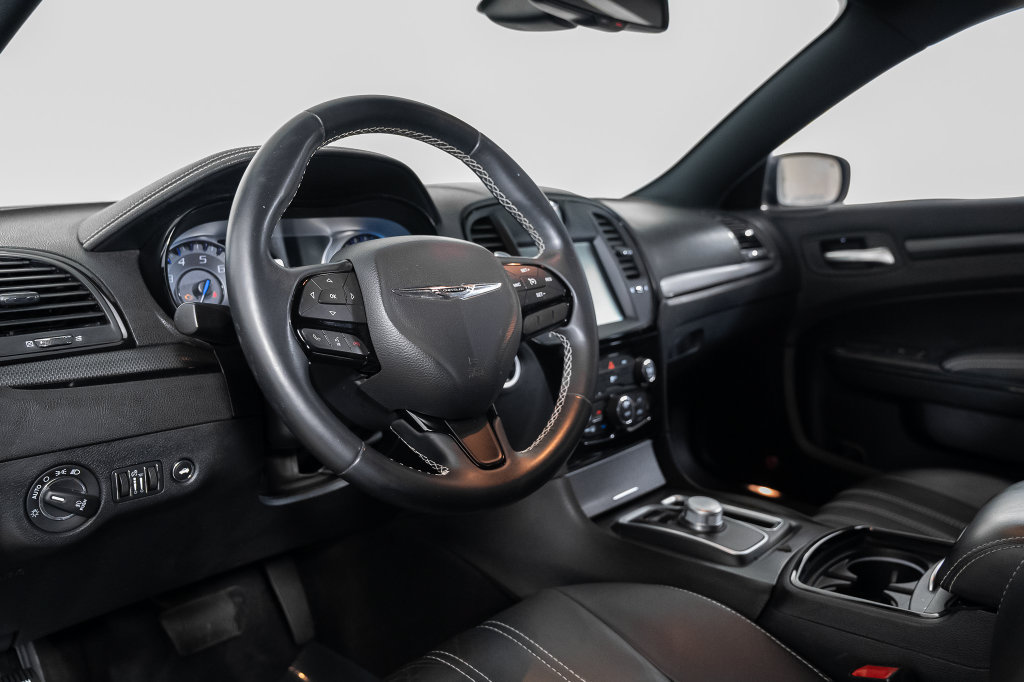 Used 2015 Chrysler 300 S AWD/4WD image 28
