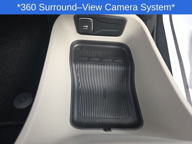 Used 2023 Chrysler Pacifica Touring-L image 38