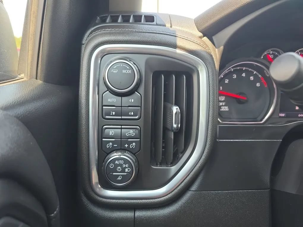 Used 2020 Chevrolet Silverado 1500 LT Trail Boss AWD/4WD image 30