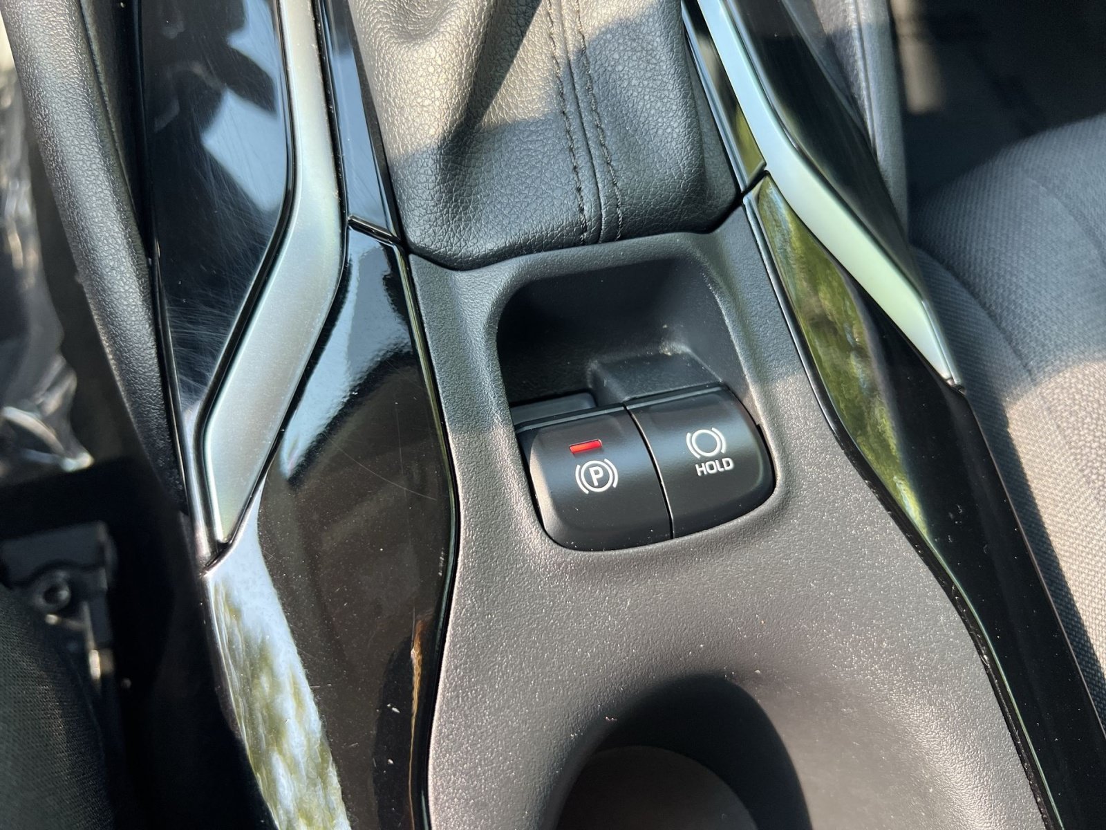 Used 2022 Toyota Corolla LE FWD image 30