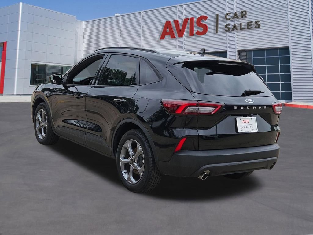 Used 2025 Ford Escape ST-Line FWD image 3