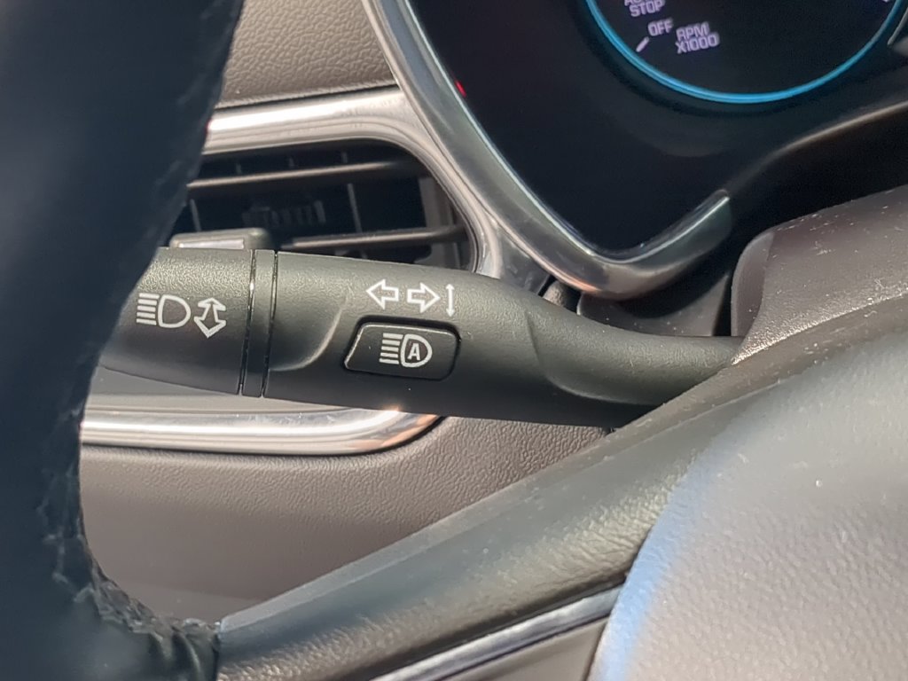 Used 2024 Chevrolet Equinox LT FWD image 31