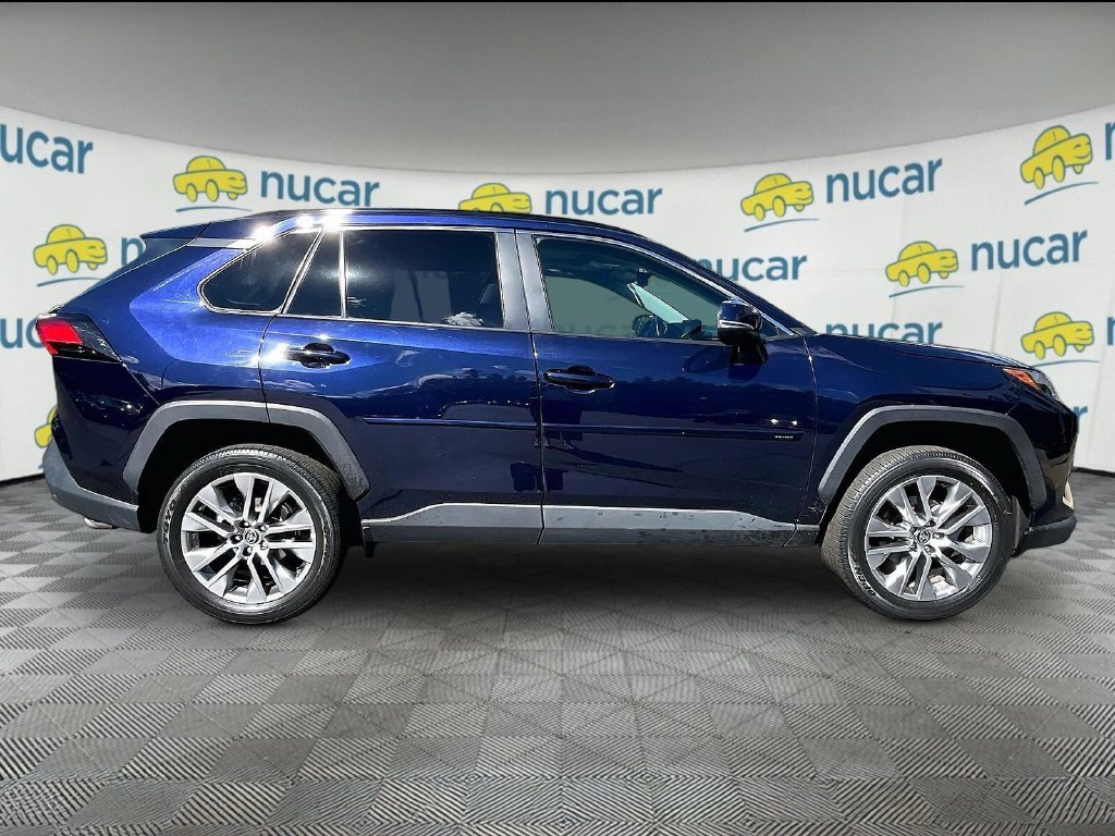 Used 2022 Toyota RAV4 XLE Premium AWD/4WD image 7