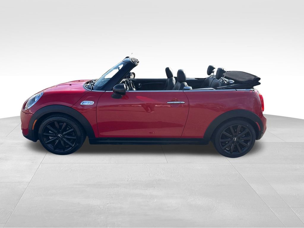Used 2019 MINI Cooper S w/ Signature Upholstery Package image 2