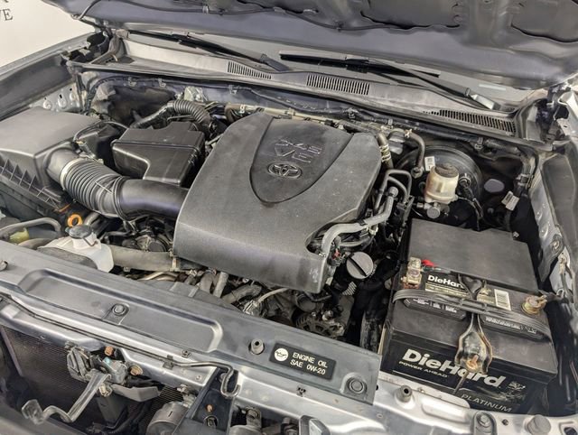 Used 2018 Toyota Tacoma SR5 image 32