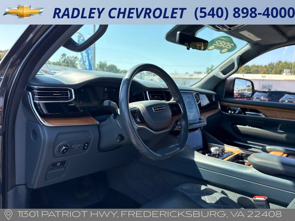 Used 2022 Jeep Grand Wagoneer Series III w/ Rear Seat Video Group 1 AWD/4WD image 4