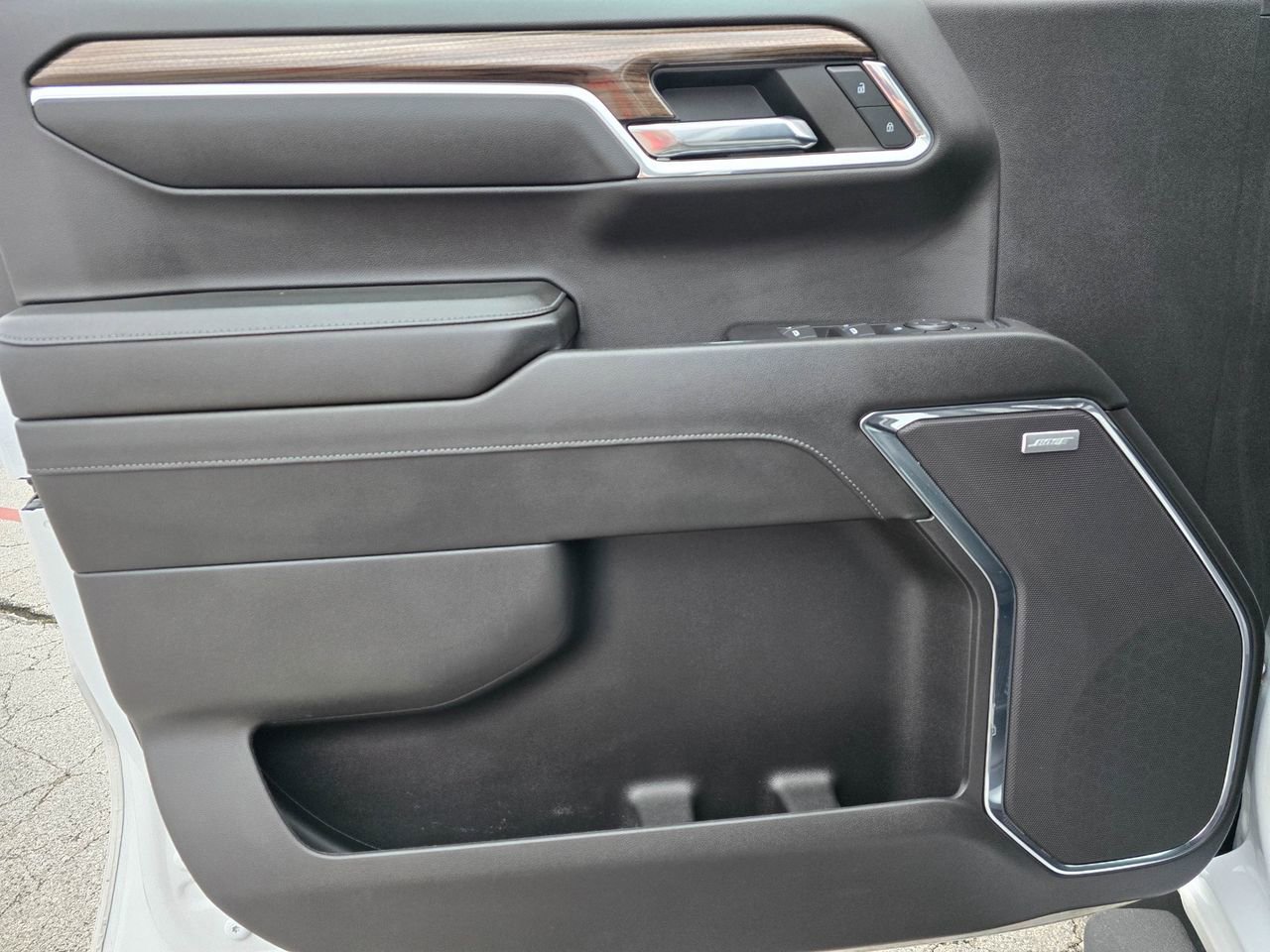 Used 2024 Chevrolet Silverado 1500 LT Trail Boss w/ LT Trail Boss Premium Package image 8