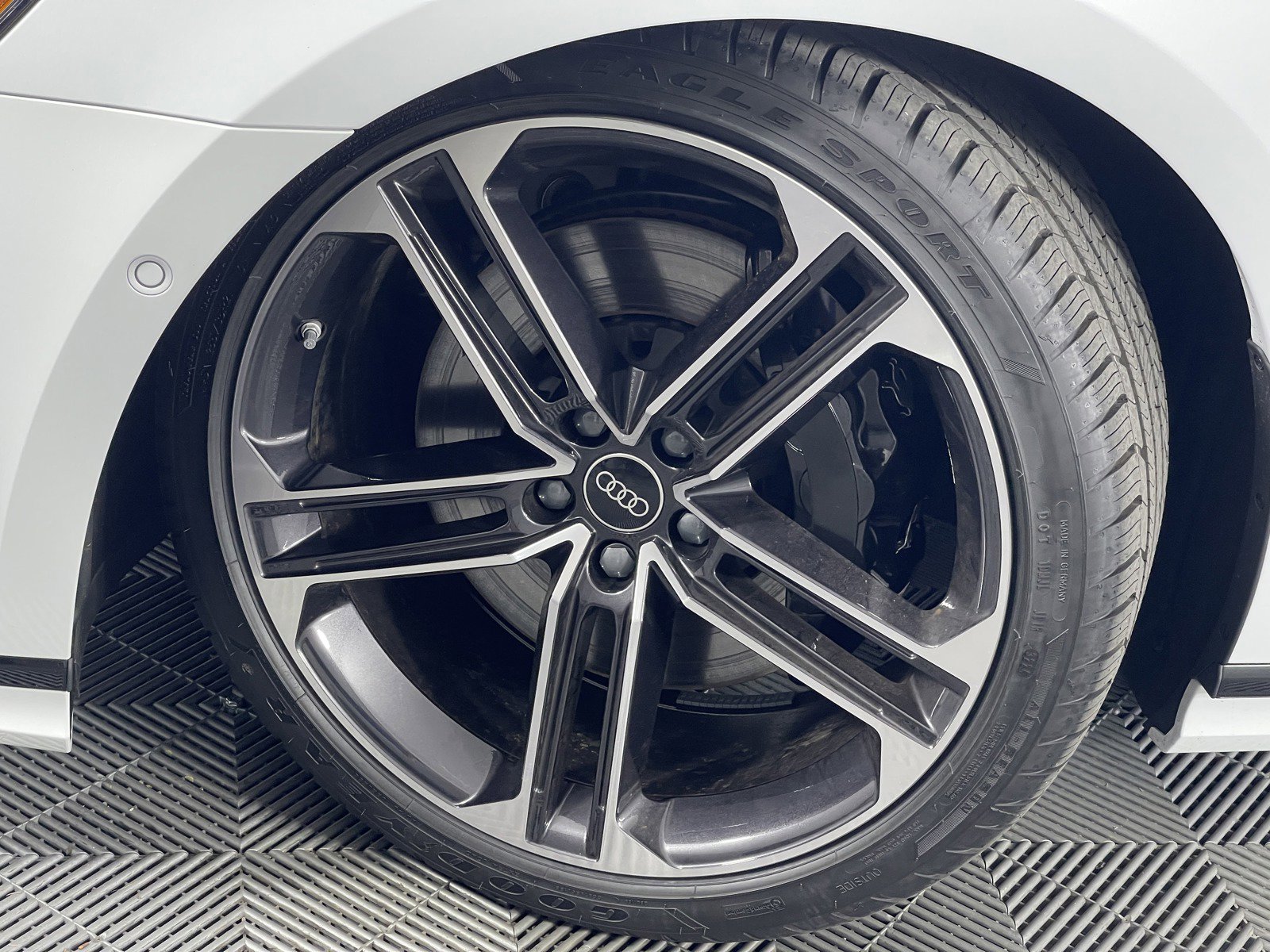 New 2025 Audi A8 L 3.0T image 7