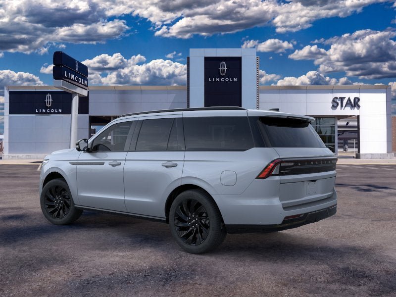 New 2026 Lincoln Navigator Reserve w/ Jet Appearance Package AWD/4WD image 4