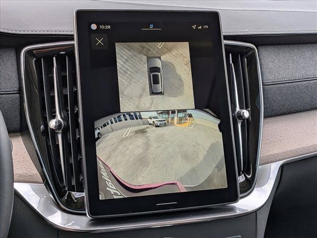 New 2026 Volvo XC90 B5 Plus w/ Protection Package AWD/4WD image 15