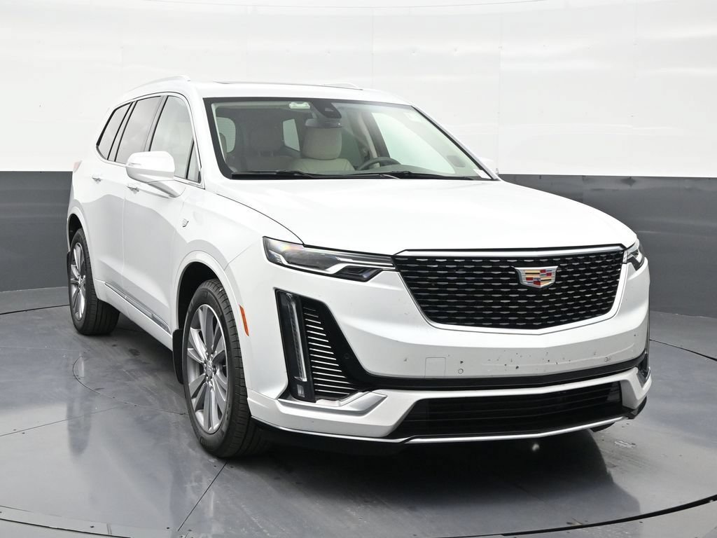 Used 2025 Cadillac XT6 Premium Luxury w/ LPO, Floor Liner Package FWD image 7