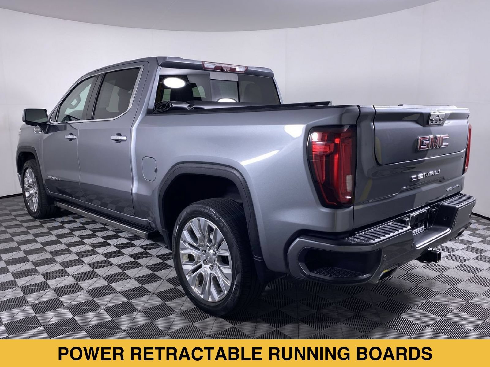 Certified 2020 GMC Sierra 1500 Denali w/ Denali Ultimate Package AWD/4WD image 19
