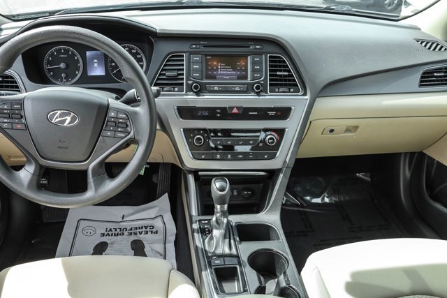 Certified 2021 Hyundai Elantra SEL FWD image 24