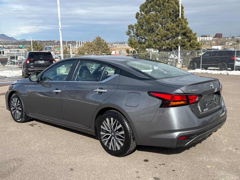 Used 2024 Nissan Altima 2.5 SV image 5