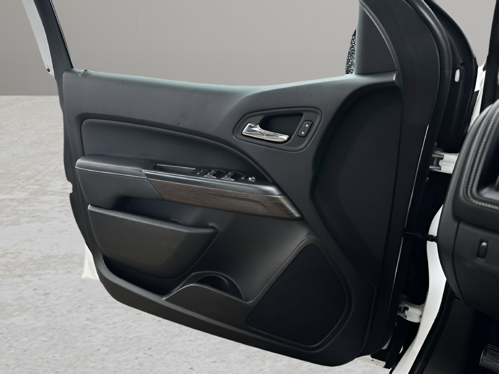 Used 2020 GMC Canyon Denali RWD image 19