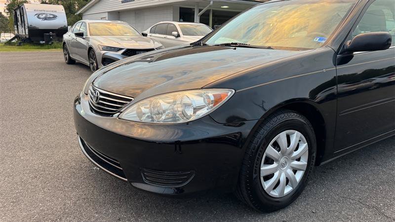 Used 2005 Toyota Camry LE FWD image 9