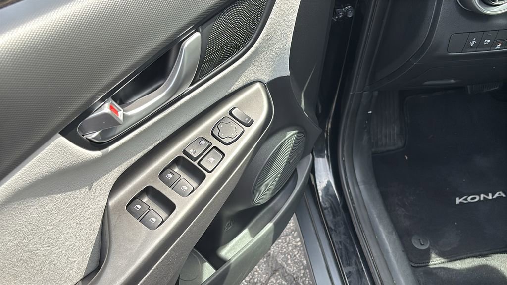 Used 2023 Hyundai Kona Limited w/ Cargo Package FWD image 14
