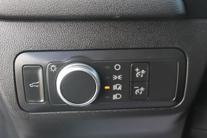 Used 2021 Ford Escape SE w/ SE Sport Appearance Package image 16