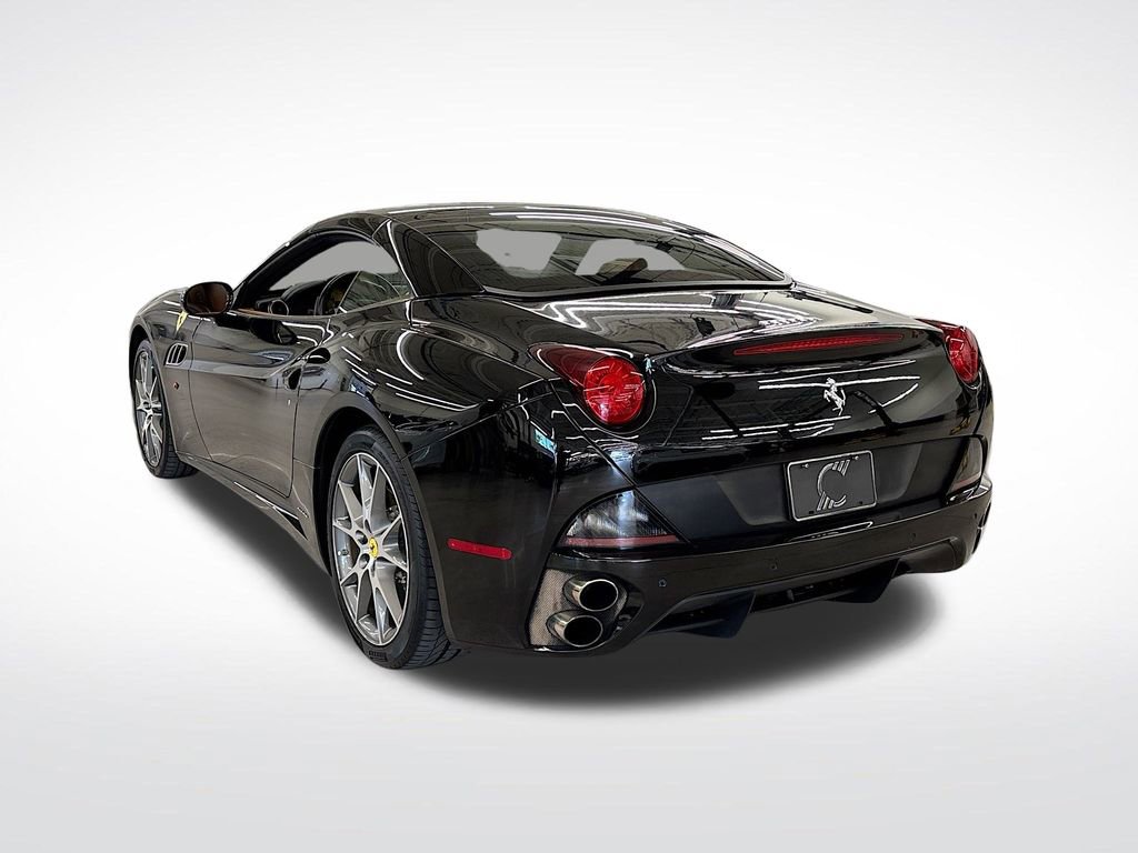 Used 2014 Ferrari California image 3