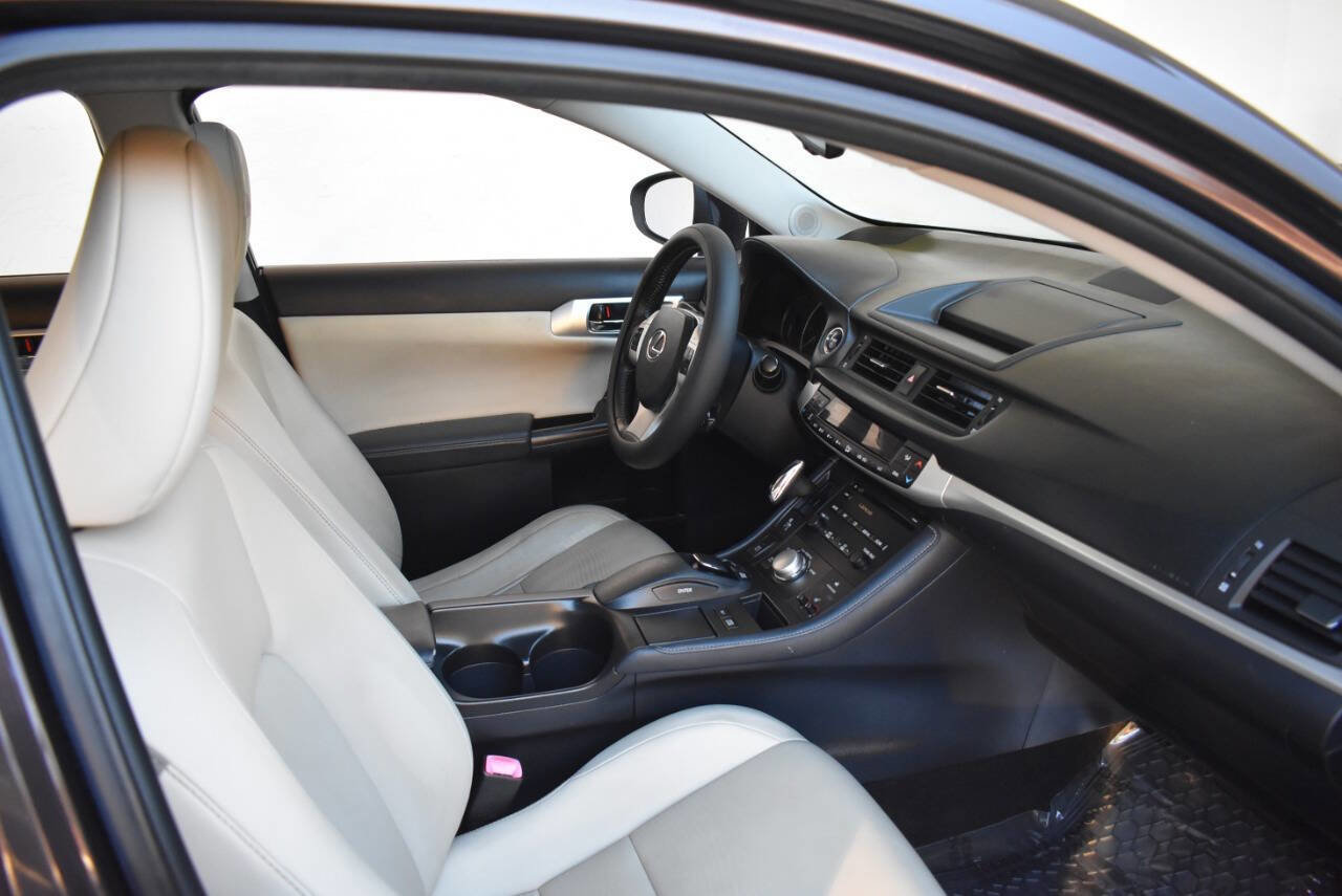 Used 2012 Lexus CT 200h Premium image 19