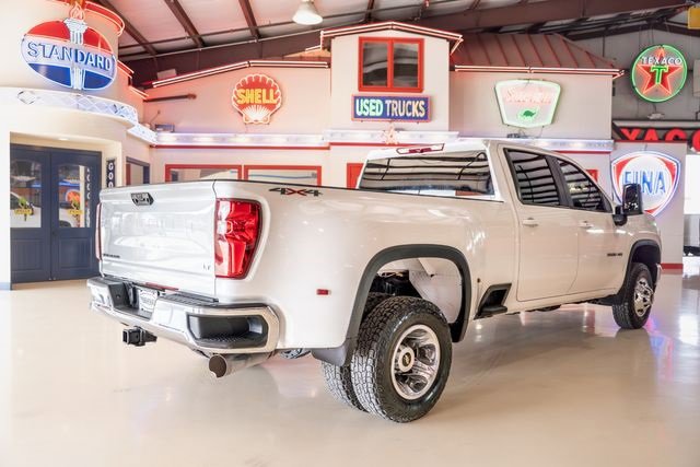 Used 2022 Chevrolet Silverado 3500 LT w/ Convenience Package image 3