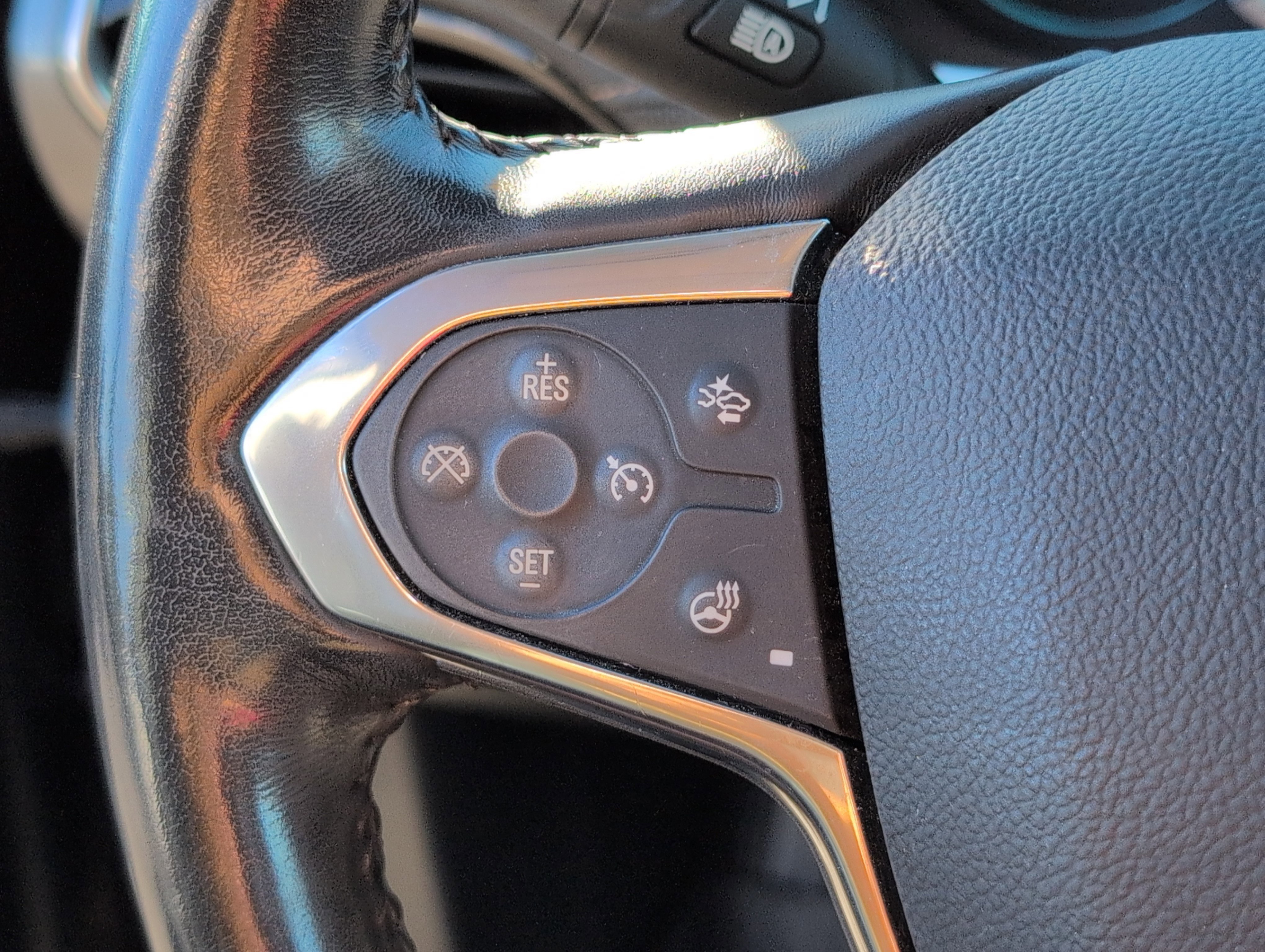 Used 2020 Chevrolet Traverse Premier w/ LPO, Blackout Package image 27