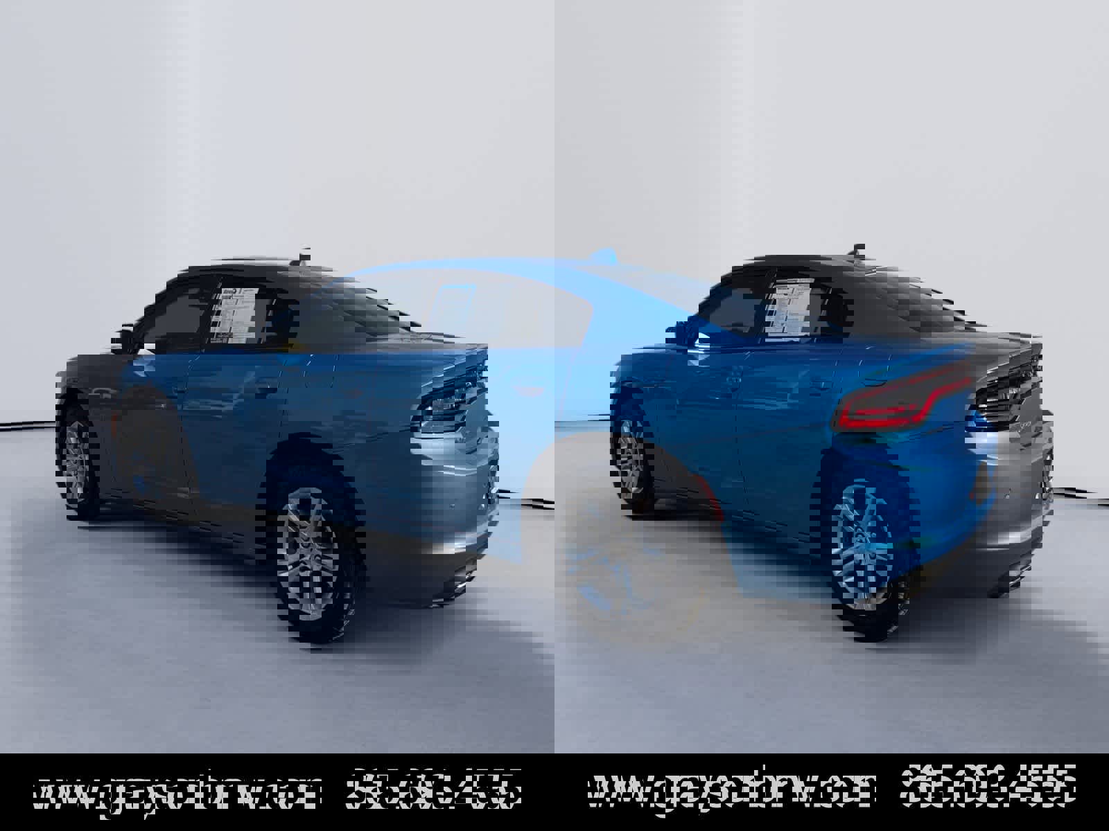 Used 2023 Dodge Charger SXT w/ Cold Weather Package image 5