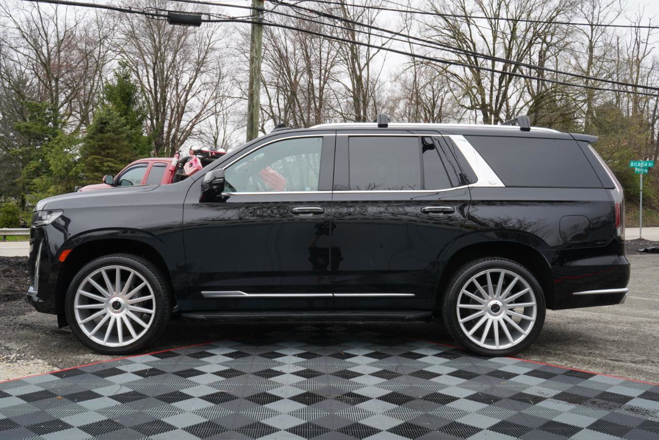 Used 2022 Cadillac Escalade Luxury image 11