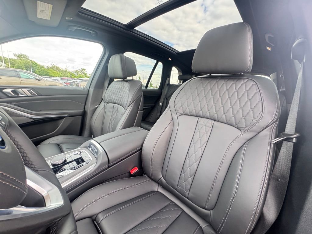 Used 2026 BMW X5 xDrive50e w/ Premium Package image 17