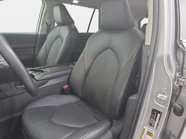 Certified 2025 Toyota Grand Highlander AWD image 14