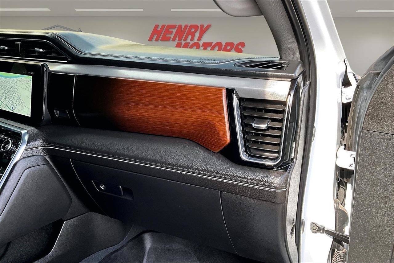 Used 2025 GMC Sierra 3500 Denali w/ Denali Reserve Package image 27