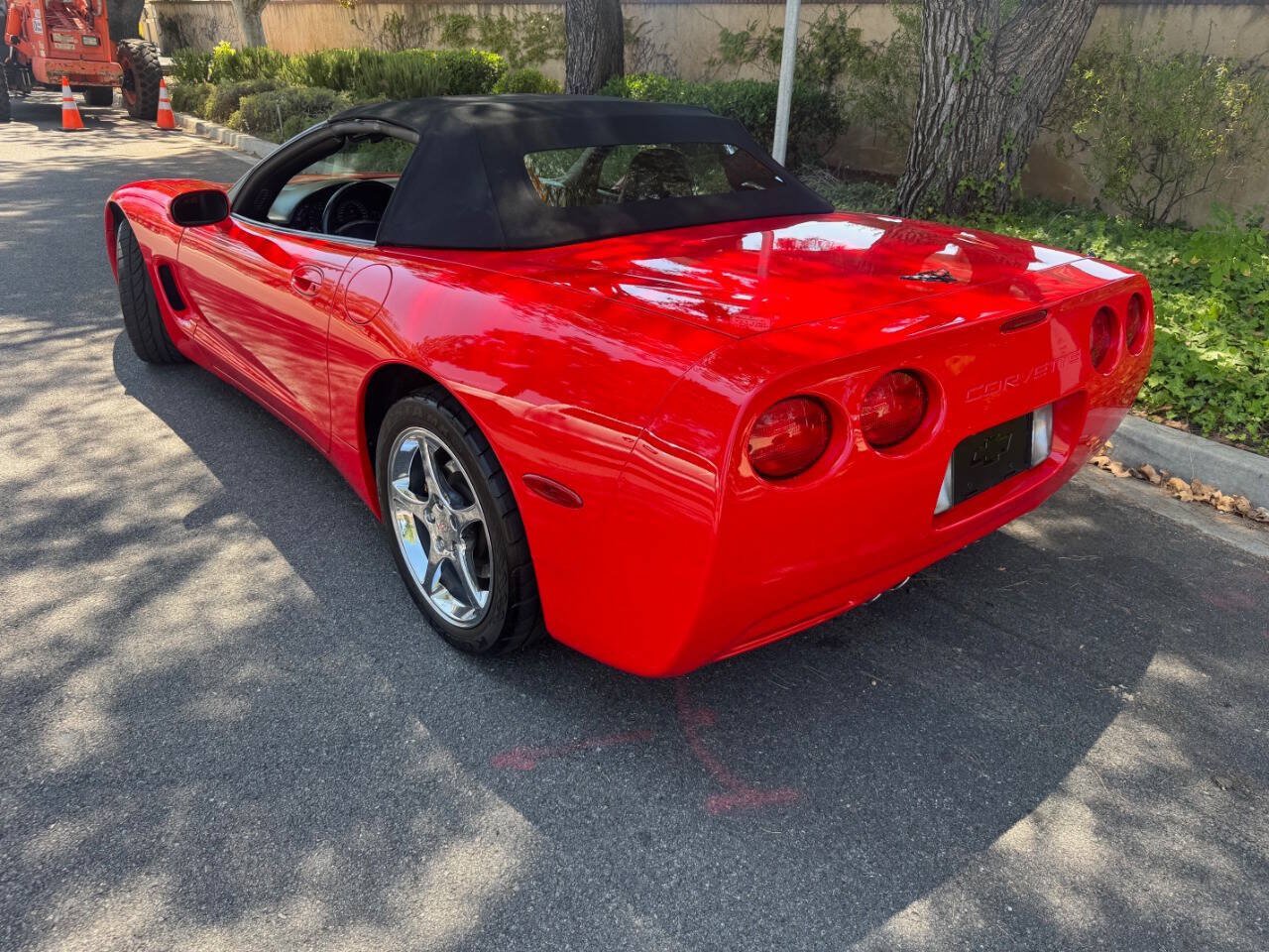 Used 2002 Chevrolet Corvette Convertible w/ Preferred Equipment Group2 RWD image 4