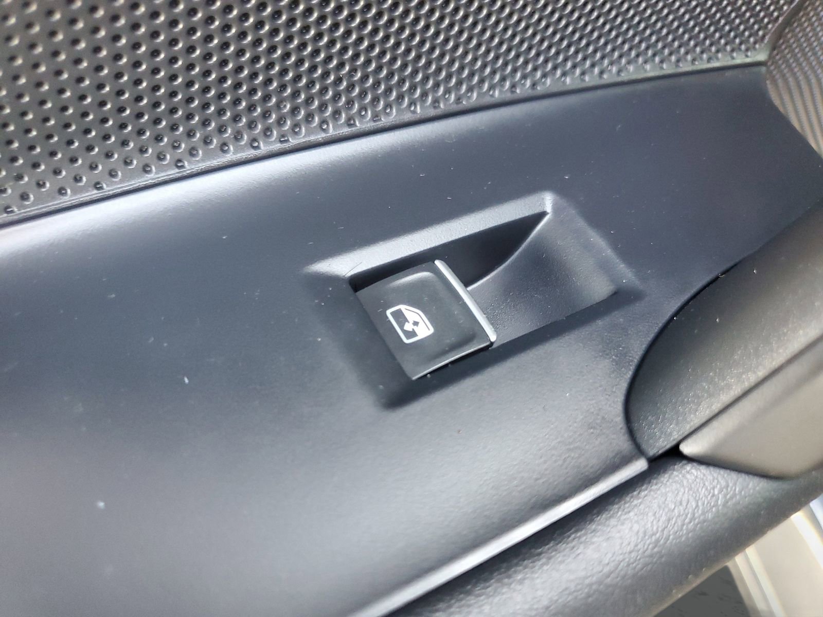 Used 2025 Audi Q5 Premium w/ Convenience Package image 18