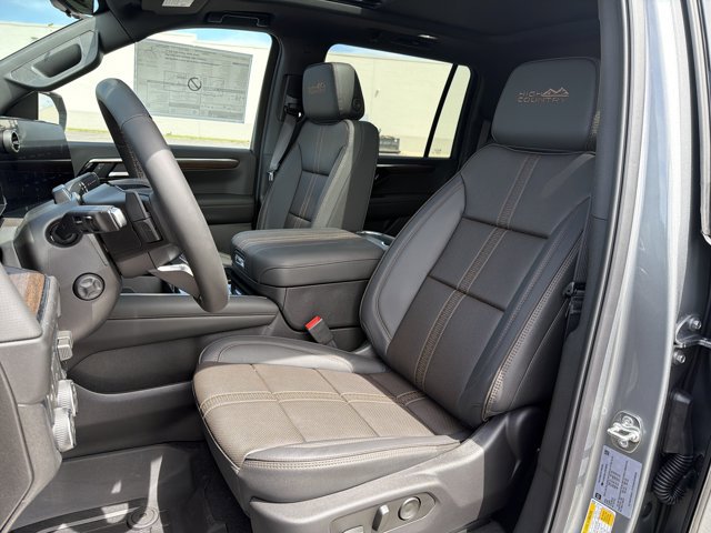 New 2026 Chevrolet Suburban High Country w/ Sun And Tow Package AWD/4WD image 13